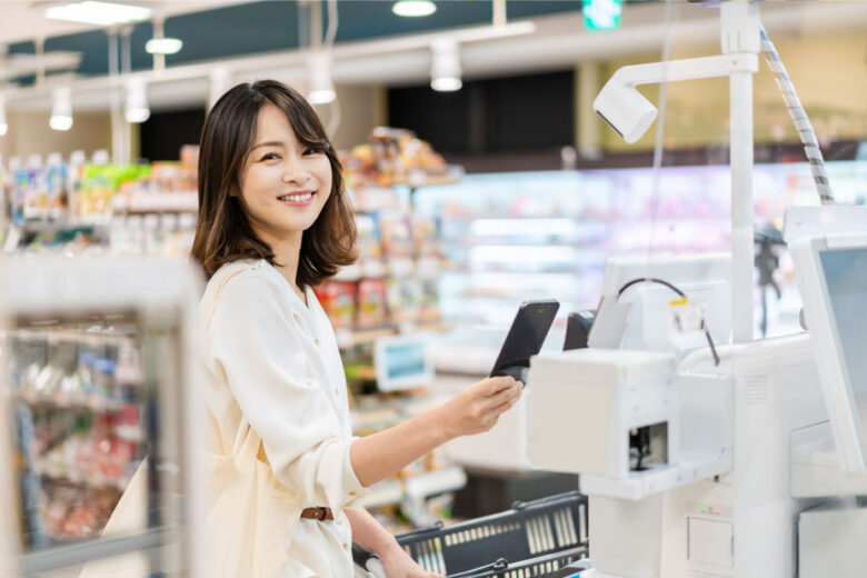 専業主婦の方は家族カードが発行しやすい